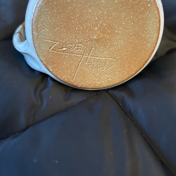 This mug hand made by Erik Hertz a professional potter over 40 years - Picture 6 of 8